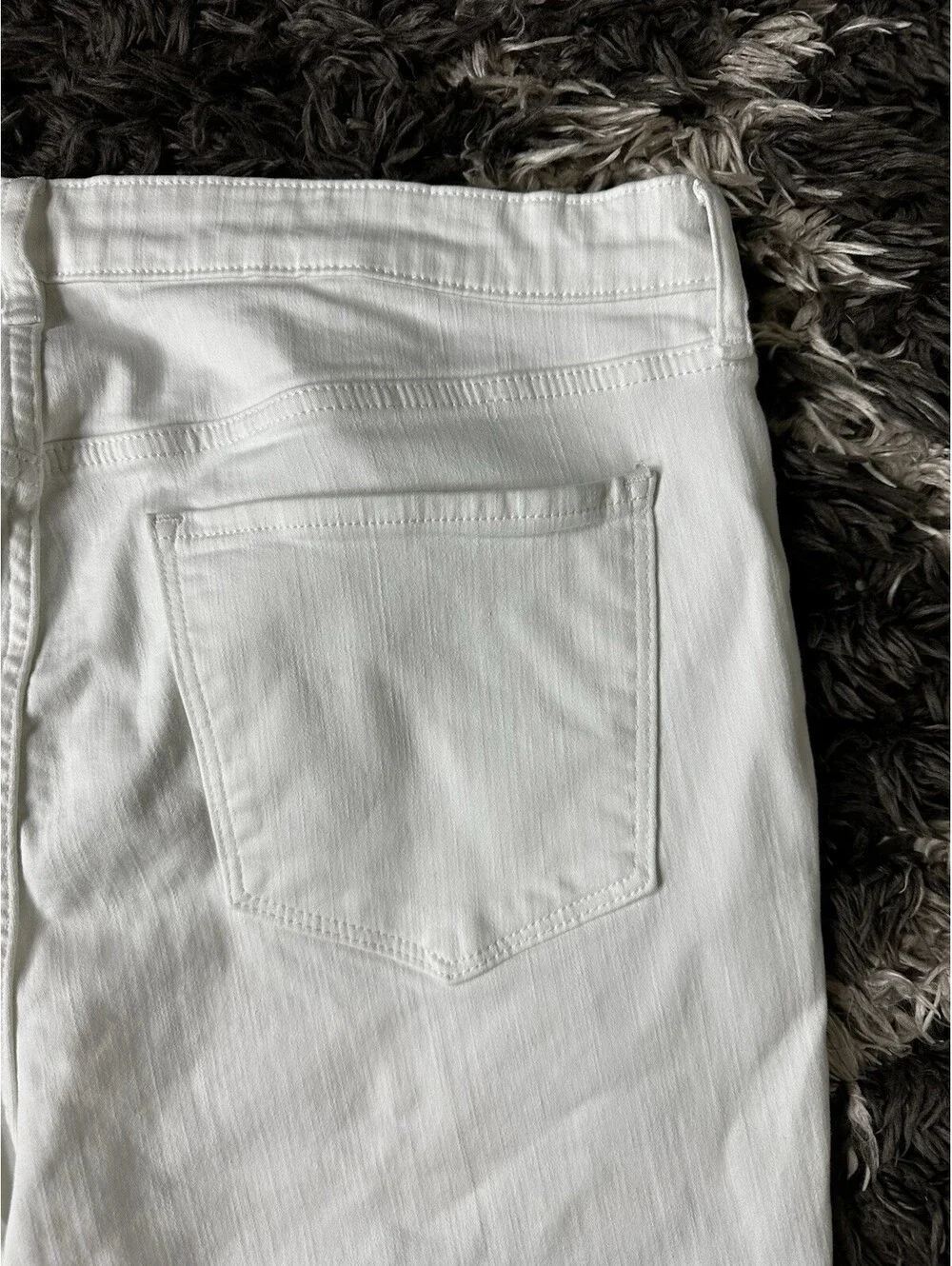 NWT Old Navy Women Size 18 White High Rise Capri Secret Smooth Pockets Denim